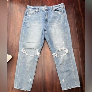 American Eagle Straight Leg (Mom Jean) Ripped Jeans